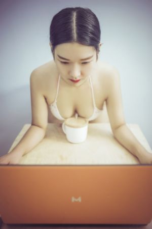 翁虹的三级_手机MP4字幕高清版在线播放