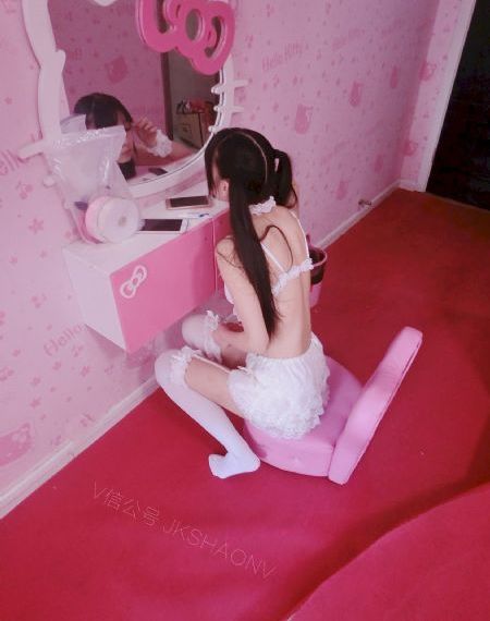 《年轻女教师3》_高清天堂在线
