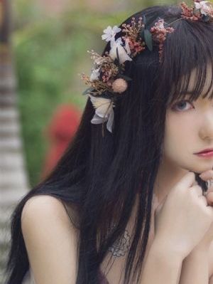 按倒在桌子上掀开裙子扯下内裤_1080日韩电影在线